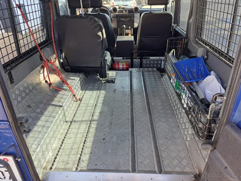 LAND ROVER DEFENDER 110STW