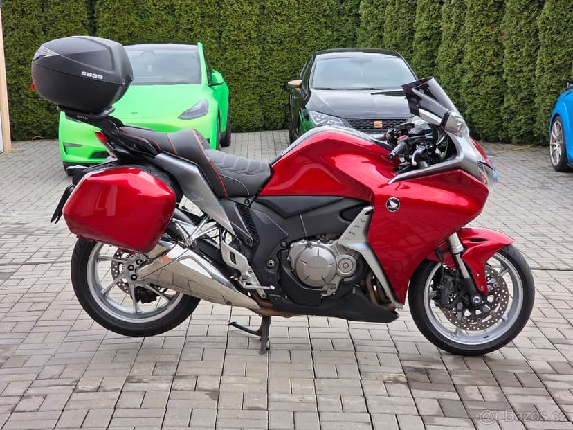 Honda VFR 1200F, 3x kufr
