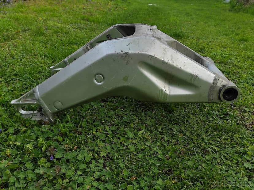 Kyvná vidlice Aprilia RSV 1000R, Factory