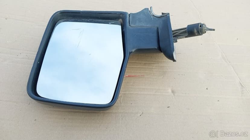 Nissan Patrol Španěl –  Zrcátko pravé