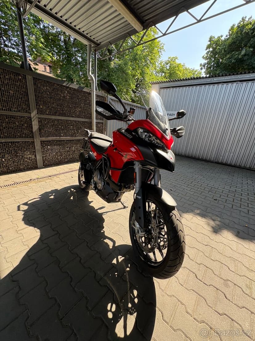 Ducati Multistrada V2S / 2024