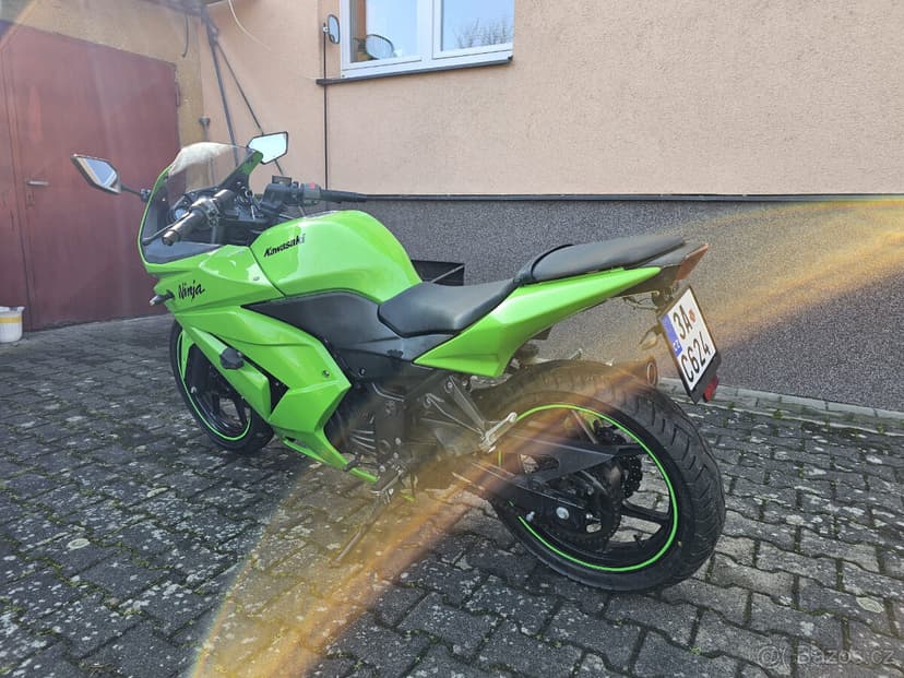 Kawasaki Ninja 250R, najeto 19 tis. km, výfuk Leo Vince