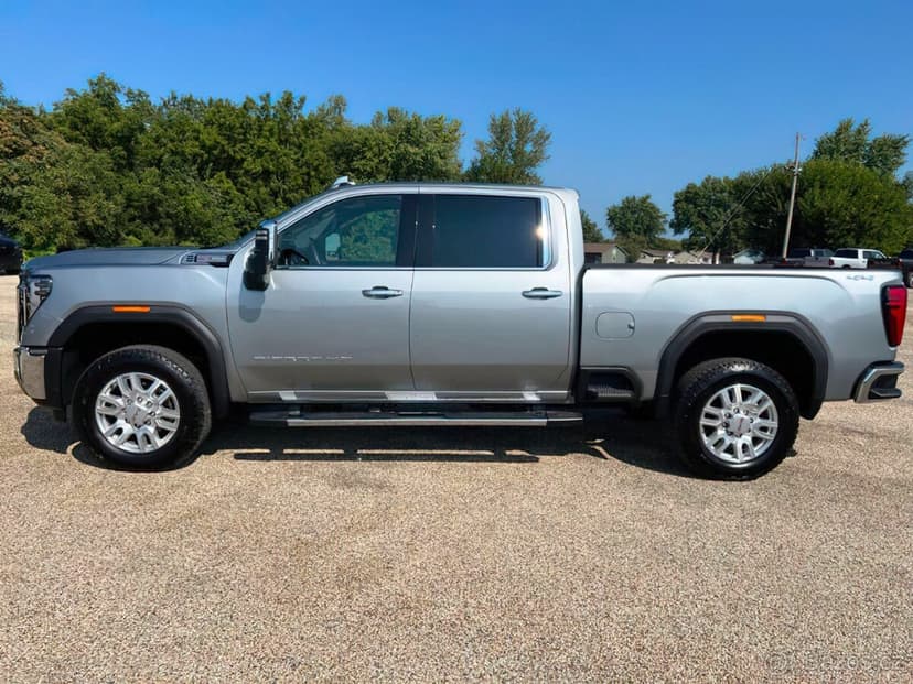 GMC Sierra 2500HD 6.6L, 4X4, najeto 19.491km (rok 2024)