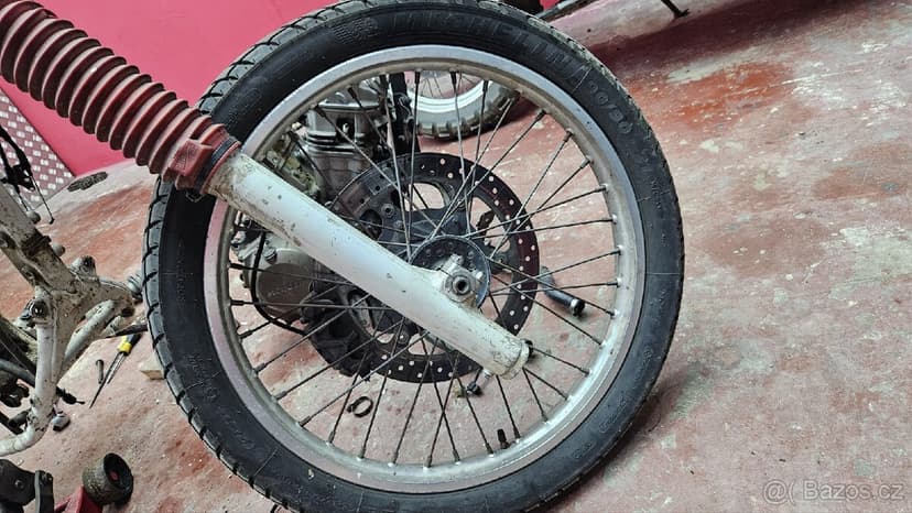 Africa Twin 750 RD04