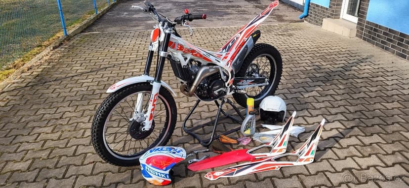 Moto Trial BETA EVO 300 2T jako NOVÁ