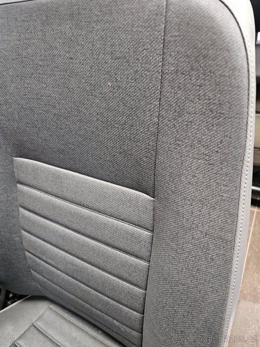 Přední sedadla defender