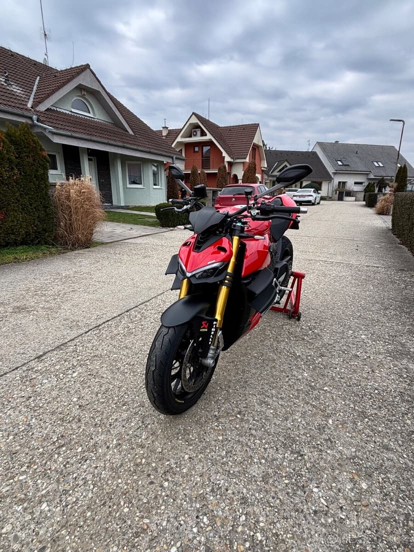 Ducati Streetfighter V4S