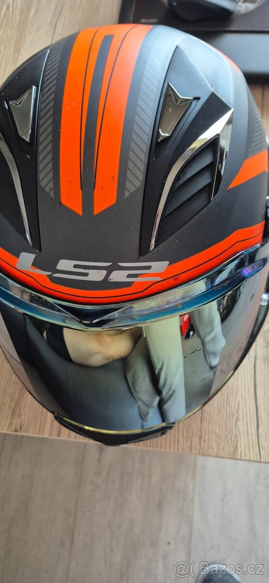 Helma LS2 a kanister na 4kolku