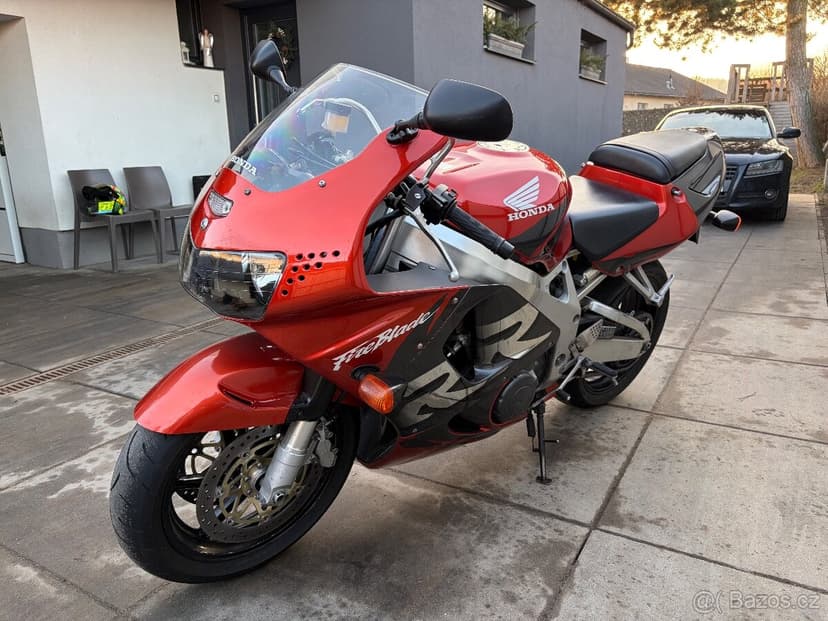 Honda CBR900RR Fireblade SC33 1998