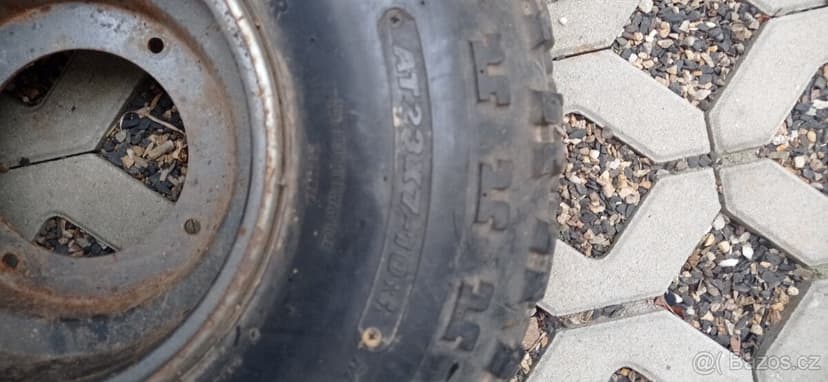 Kola MAXXIS RAZR AT 23x7-10