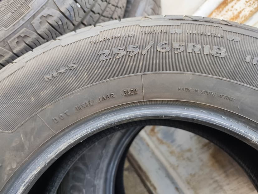 18"zánovní letní pneu Goodyear 255/65/18 4ks = 4000Kč