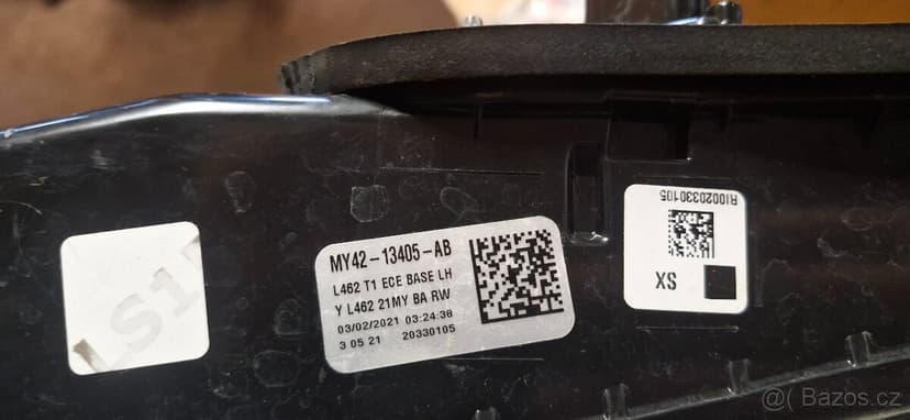 Leve zadni svetlo land rover discovery v L462