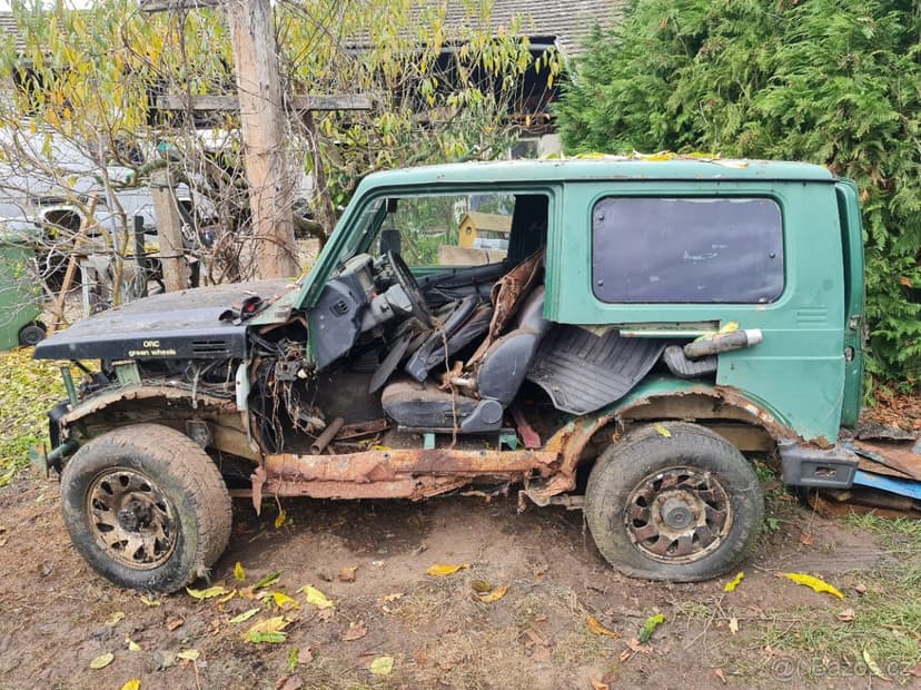 Náhradní díly ze Suzuki Samurai