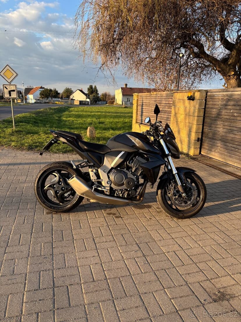 Honda cb 1000 r 2011