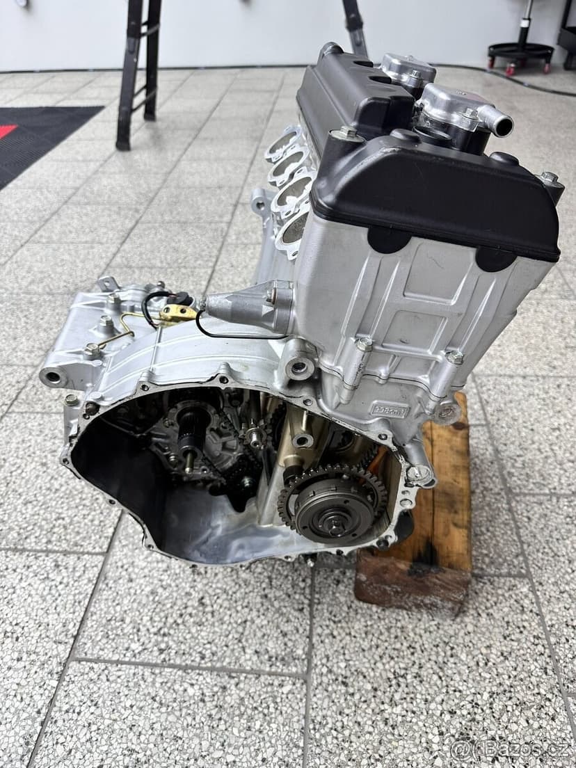 Prodam motor z HONDA CBR 1000RR / SC57E 126KW