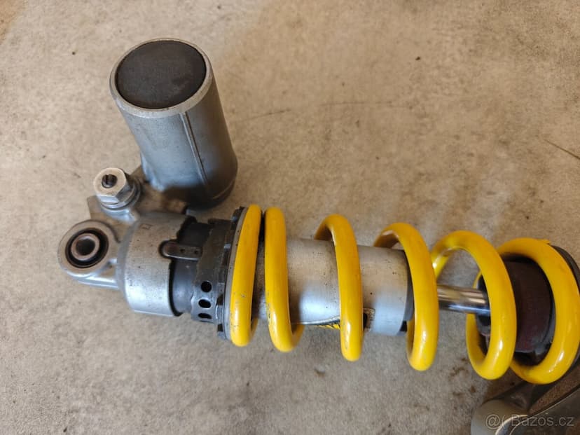 Yamaha YZF-R6 - centrální  tlumič - chladič -  sada zámků