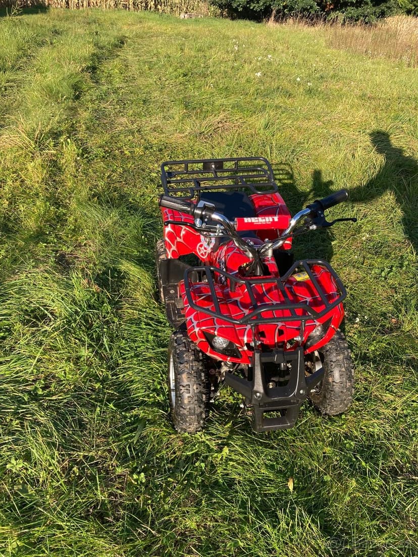 Hecht elektrická čtyrkolka, nové baterie, velmi pěkný stav