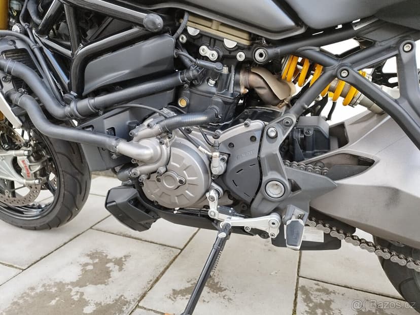 Ducati Monster 1200S