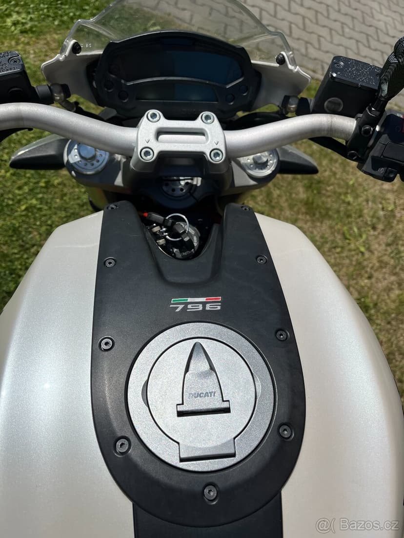 Ducati Monster 796