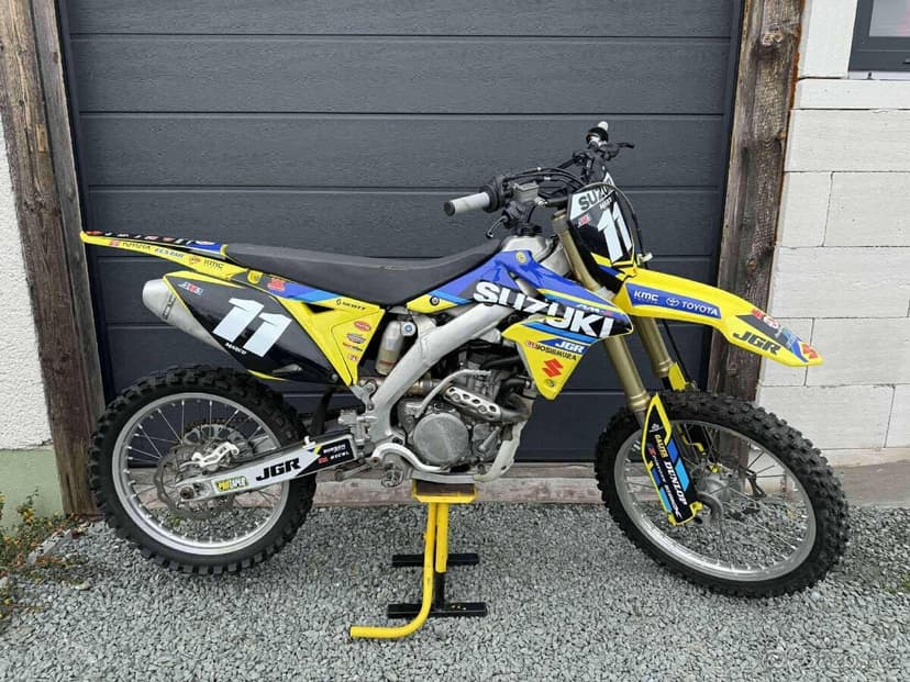 Suzuki rmz 250