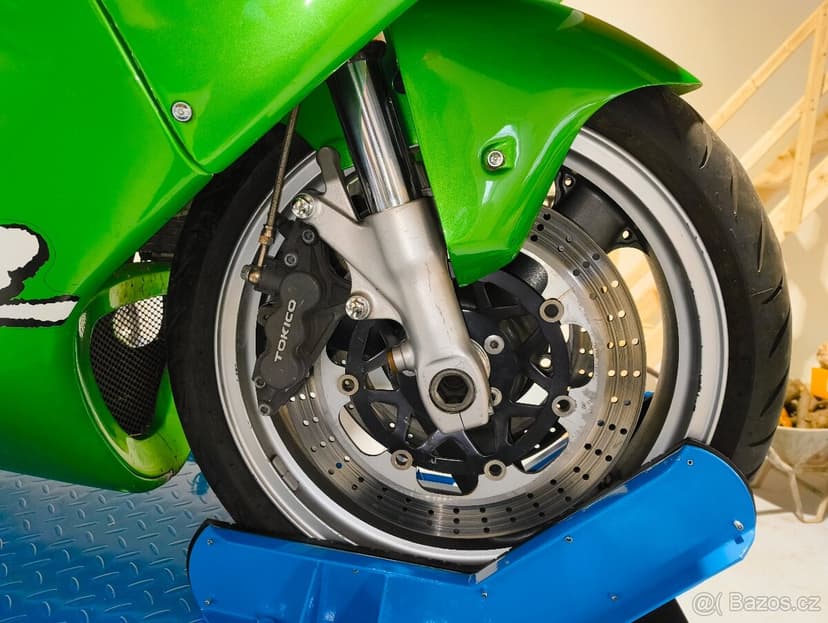 Kawasaki ZX-7R, šlape jako hodinky
