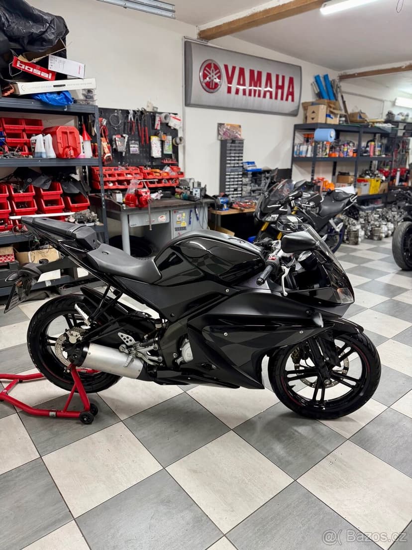 Yamaha YZF-R125 2010 32000KM TOP STAV ZÁRUKA