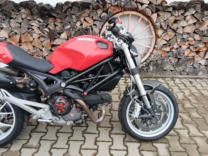 DUCATI MONSTER 1100