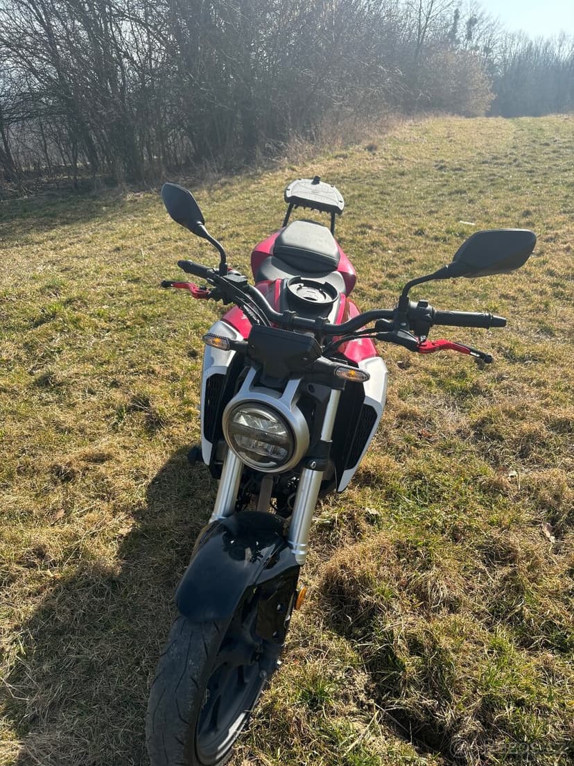 Honda cb 125 r