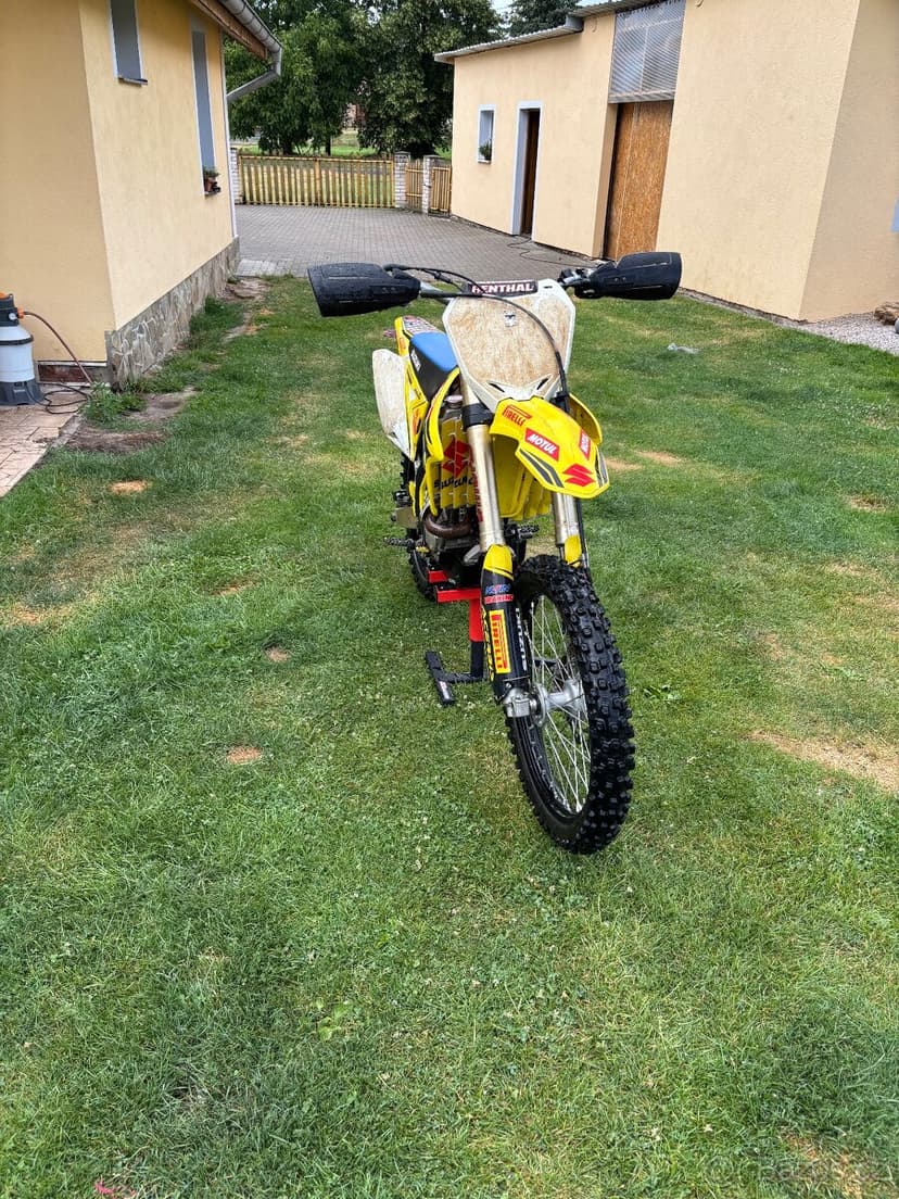 Suzuki rmz 250