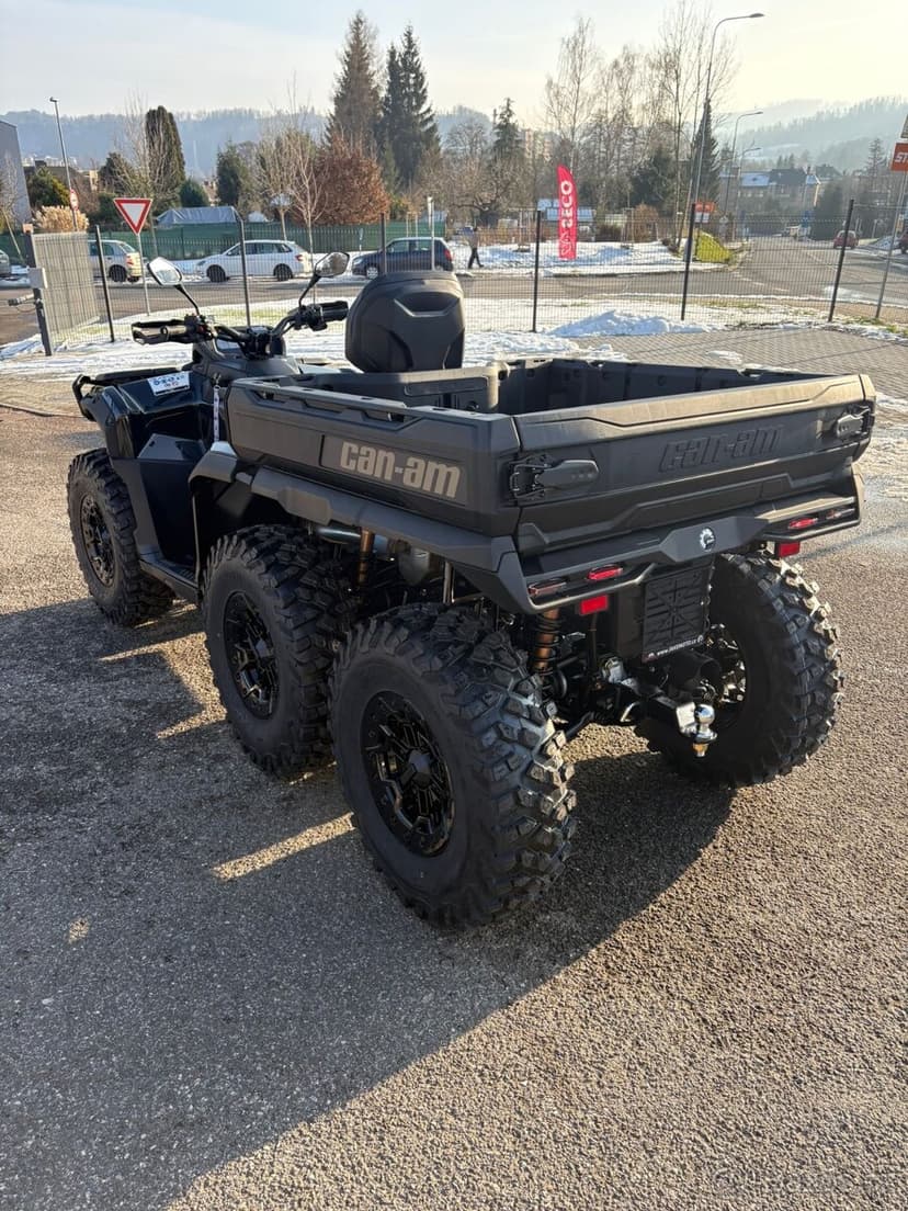 Novinka Can Am Outlander 1000r Max 6x6 Backcountry 2026