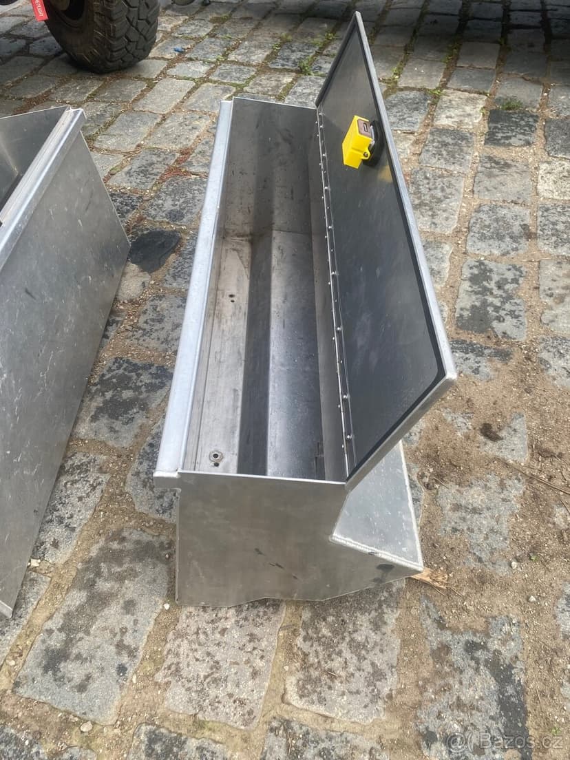 Boxy do kufru Defender 110 2007-2016