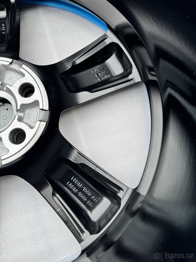 ✅ ®Originál nové disky Land Rover Defender r22 5ks ✅