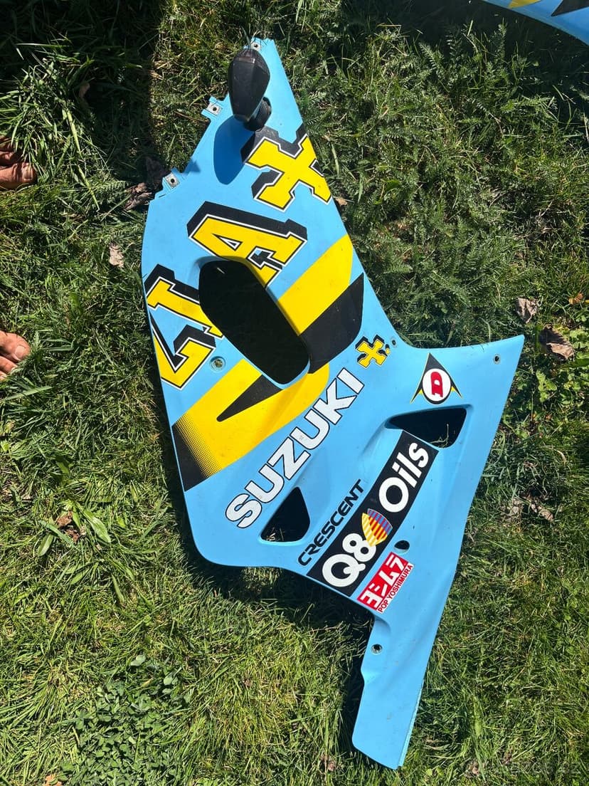 Kapoty a svetla na Suzuki Gsxr 600 750 00-03