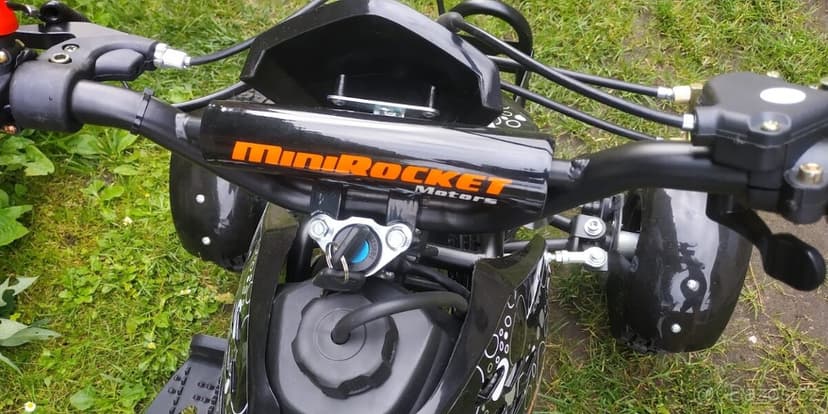 Nová růžová benzinová čtyřkolka 49ccm