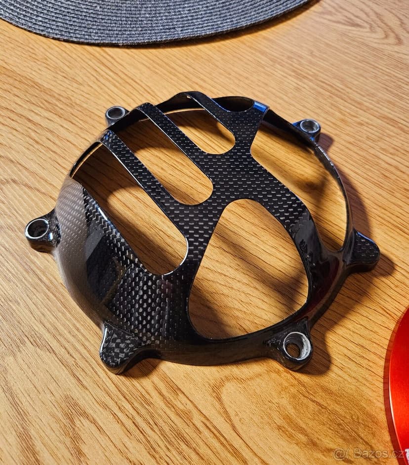Karbon kryt na suchou spojku Ducati 900 750 800 1000ds