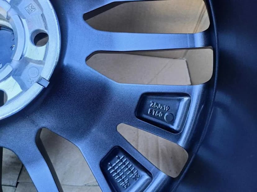 Alu kola LAND CRUISER 6x139,7 R19 ET25+TPMS+ZIMNÍ 265/55R19