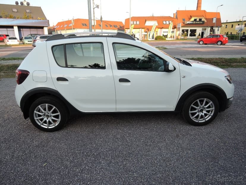Dacia Sandero 1,5 dCi Stepway Arctic Navi 1.maj servis 2014