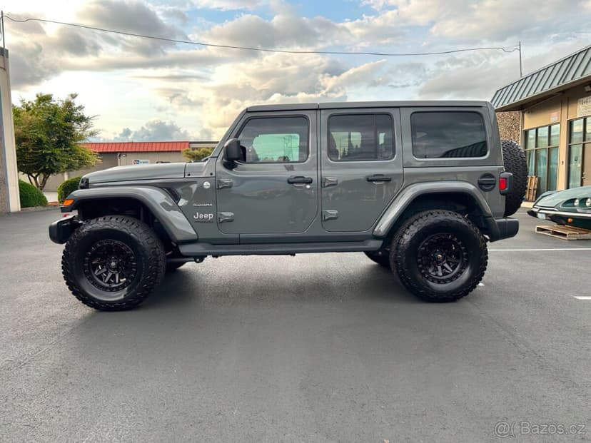 Jeep Wrangler Unlimited Sahara (2021)