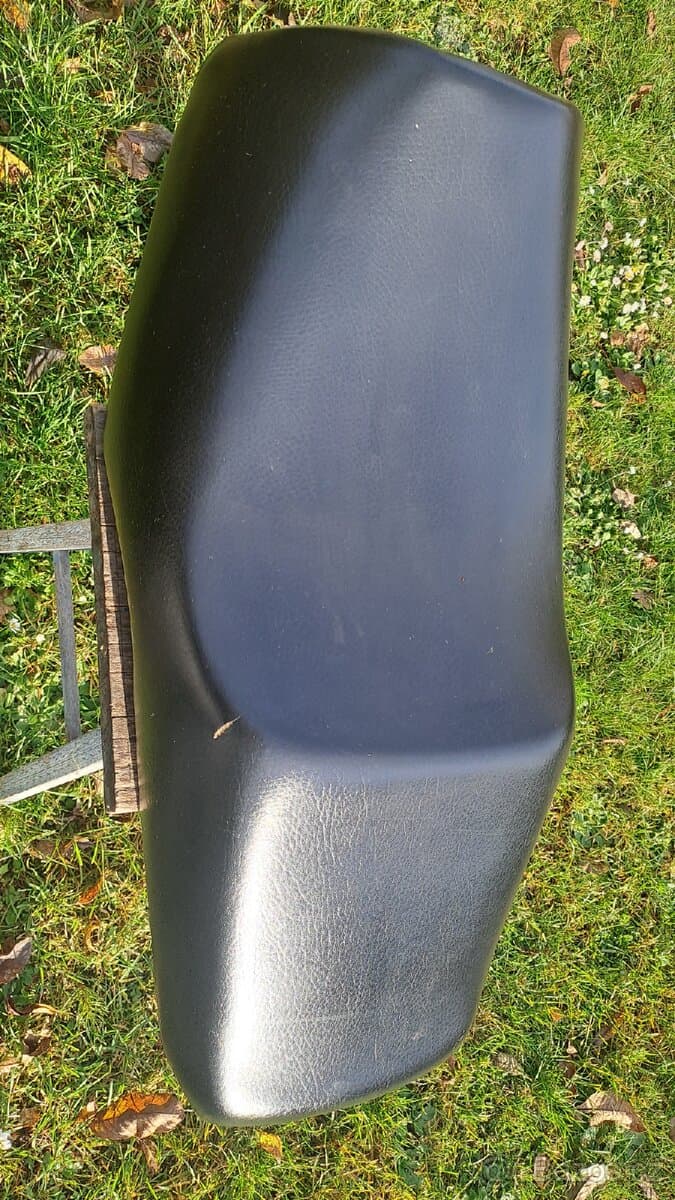 Sedlo Yahamaha fzs 600