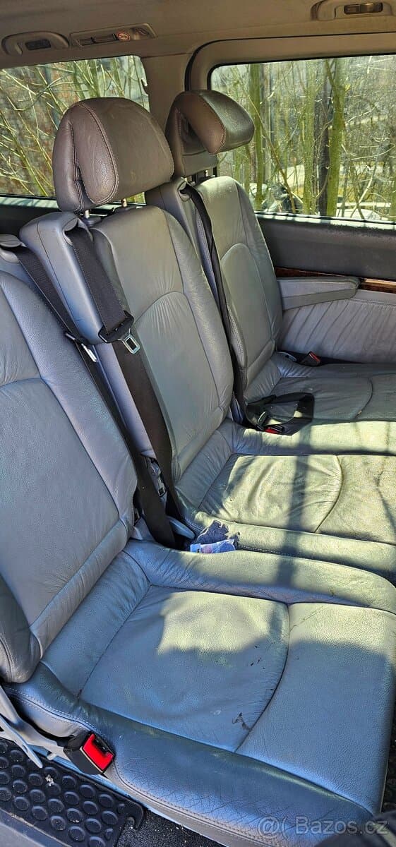 Mercedes-Benz Viano W639 long, dvoje šoupačky