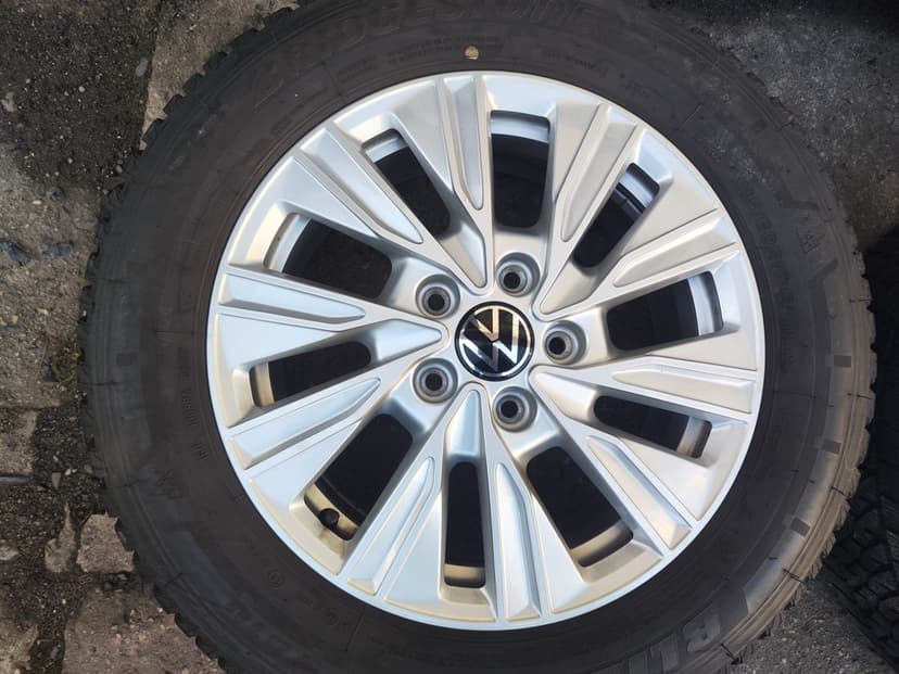 17"zimní alu sada Dundrod 5x120 origo VW T7 Multivan Bulli