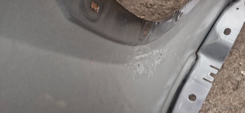 Levy predni blatnik land rover defender