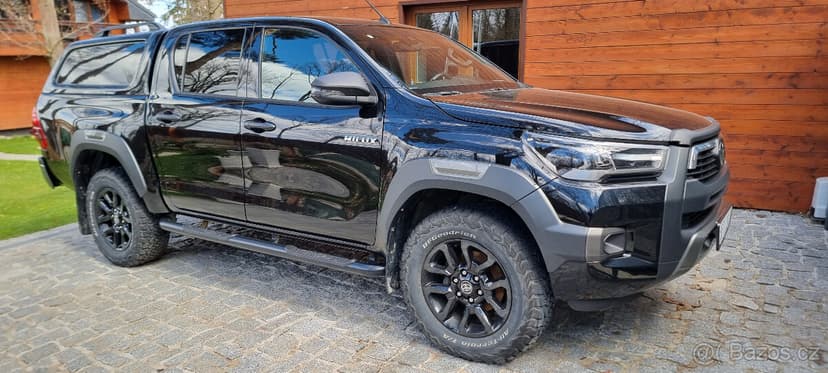 Toyota Hilux 2,8 INVINCIBLE, ČR, 1 majitel 50300km