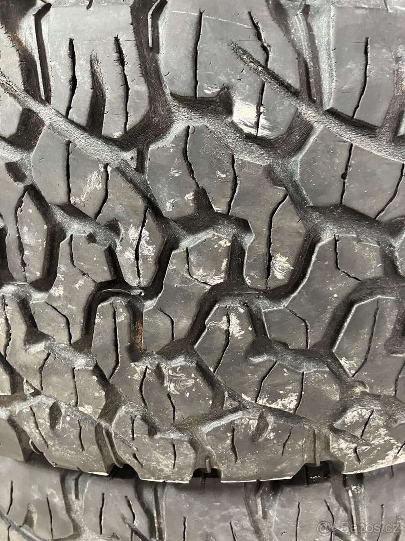 265/60 R18 bfgoodrich all-terrain a/t