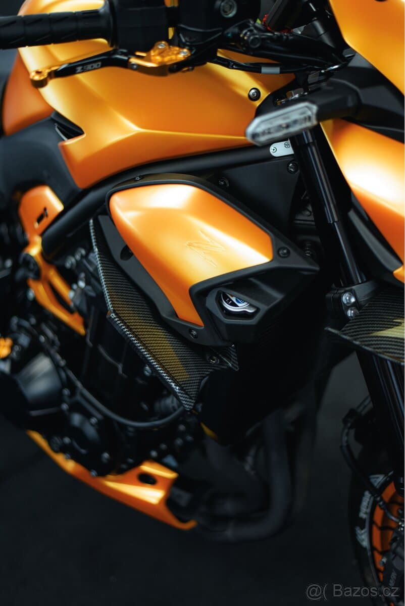 Kawasaki Z900 (2025) Stage 2 Gold chameleon