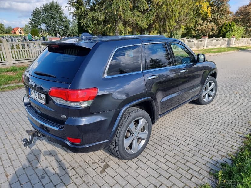 Jeep Grand Cherokee wk2 5.7 hemi overland