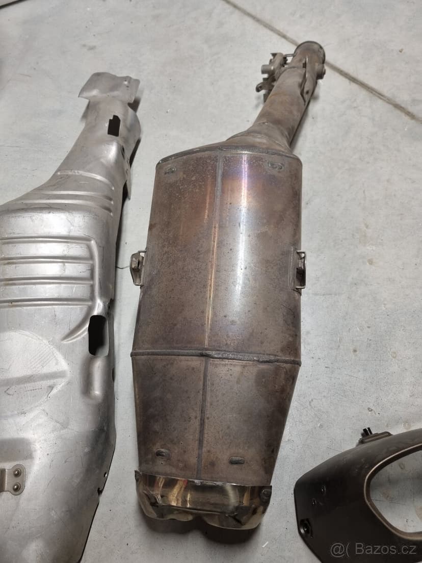 Cbr 600rr 2008 koncovka výfuku. 1500 Kč.