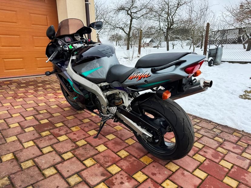 Kawasaki ZX-9R Ninja, v původním stavu, plně funkčni