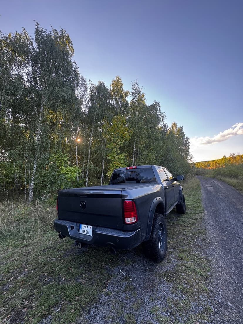 Dodge RAM 1500 5,7Hemi - Laramie, LPG,