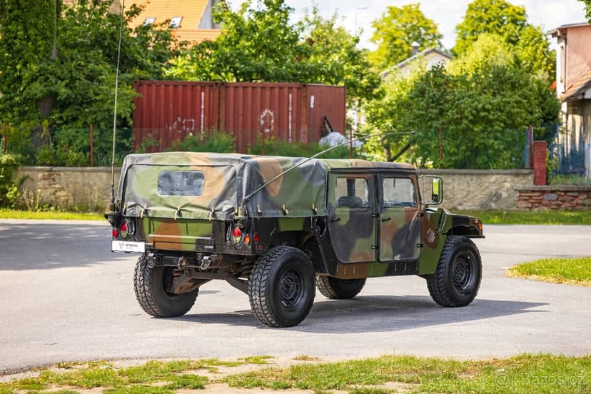 HMMWV M998 z roku 1982